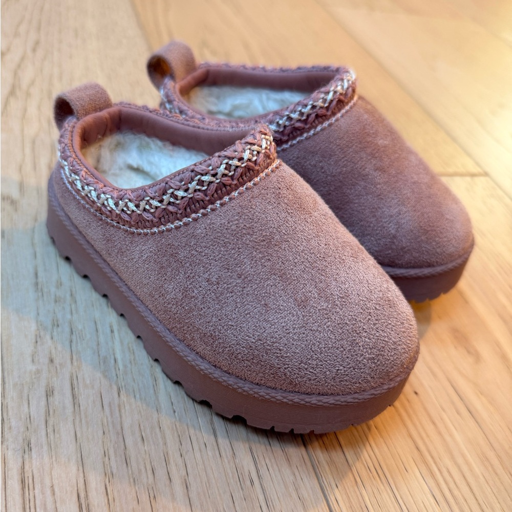 Olivia & Kate Cozy Pink Suede toddler Booties - sz6